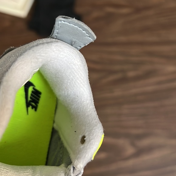 Nike Air Jordan (Size 4C US) - Picture 7 of 9